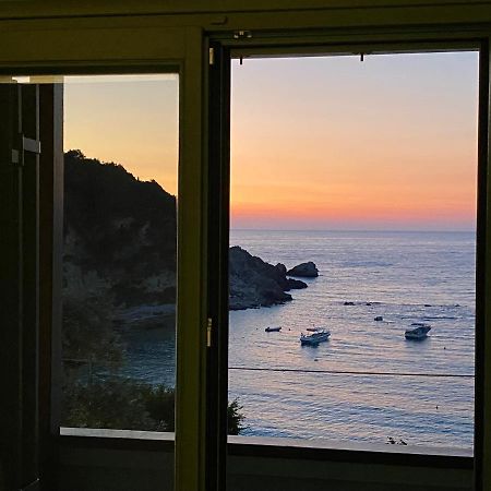 Caltabania Suites Áyios Nikítas Esterno foto