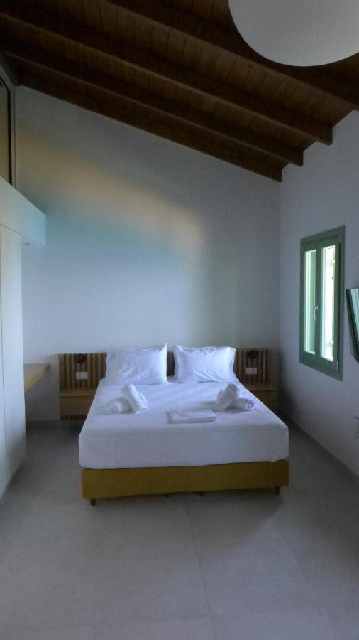 Caltabania Suites Áyios Nikítas Esterno foto