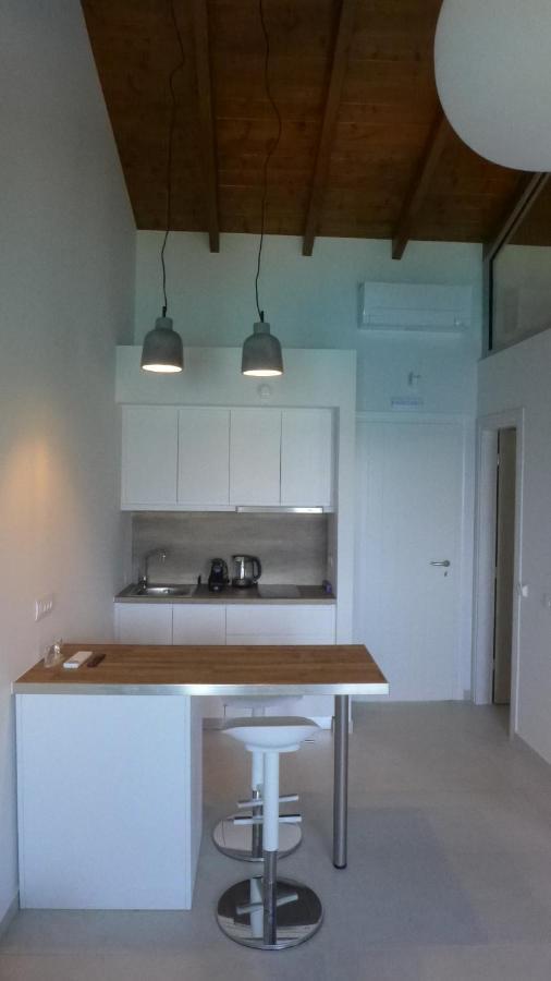 Caltabania Suites Áyios Nikítas Esterno foto