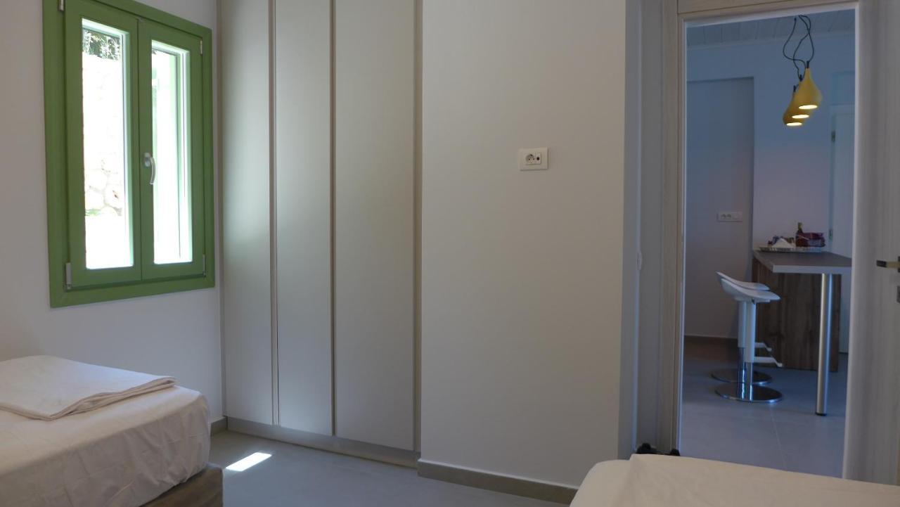 Caltabania Suites Áyios Nikítas Esterno foto