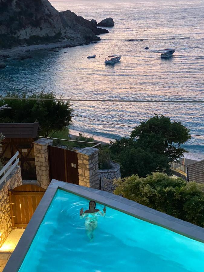 Caltabania Suites Áyios Nikítas Esterno foto